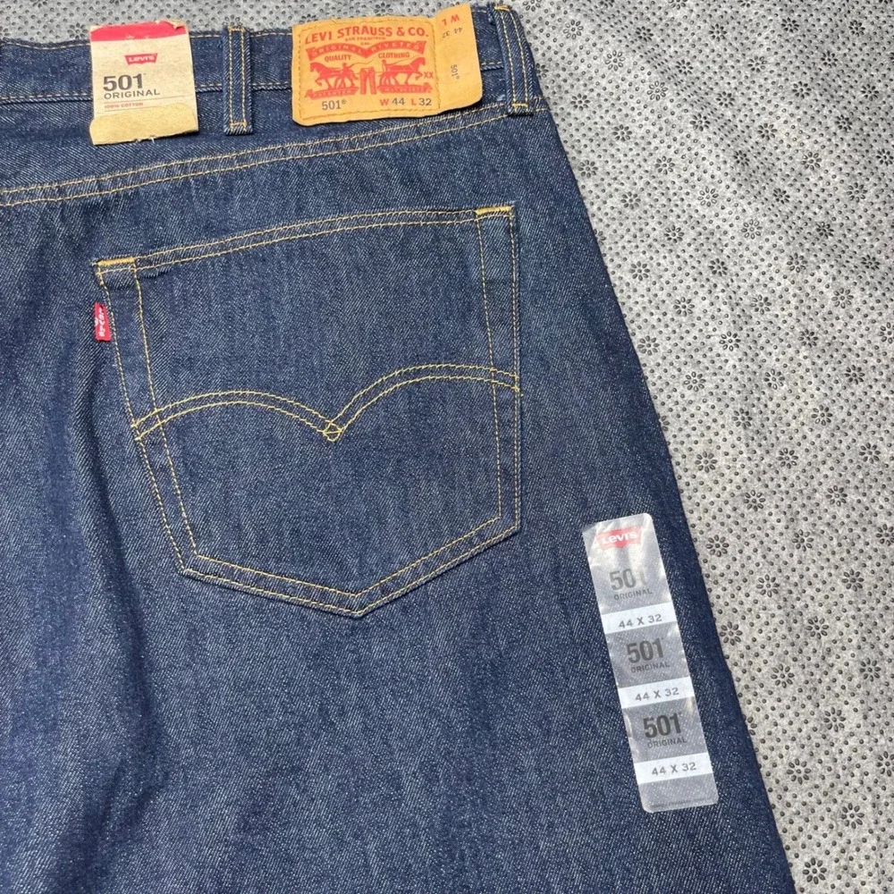 NEW‎ Levis 501 Original Mens Fly Button Big Jeans Indigo Blue Straight Leg 44x32